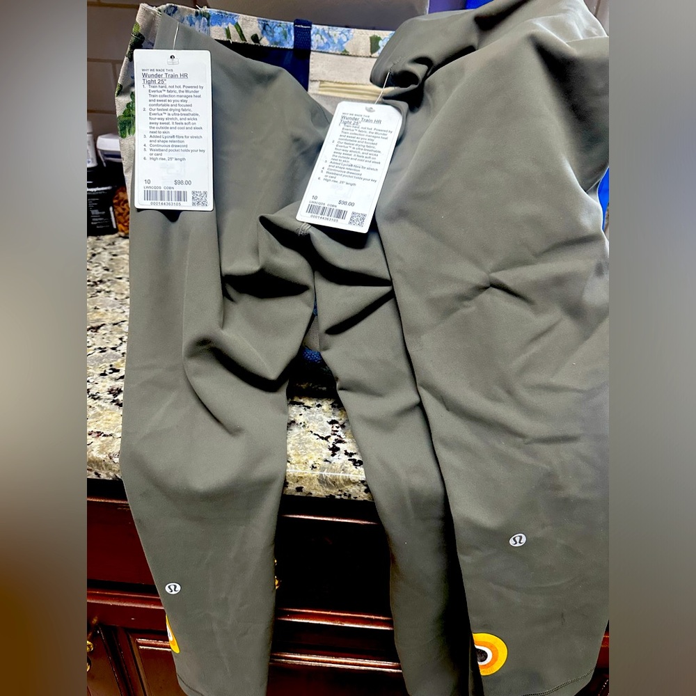 New with Tags Limited Edition Corepower Lululemon Wunder Train HR Leggings 25”